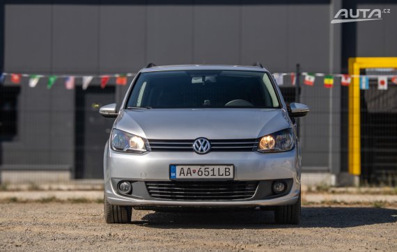Volkswagen Touran TDI AT/7 77kW / AJ NA SPLÁTKY / PROTIÚČET 2013 stříbrná metalíza