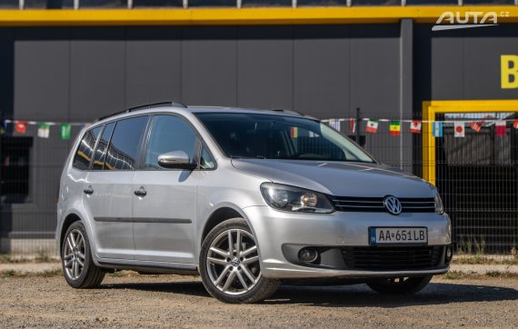 Volkswagen Touran TDI AT/7 77kW / AJ NA SPLÁTKY / PROTIÚČET 2013 stříbrná metalíza