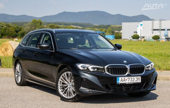 BMW Rad 3 Touring G21 320d xDrive mHEV / 140kW / A8 / ZÁRUKA / AJ NA SPLÁTKY / PROTIÚČET 2023 černá