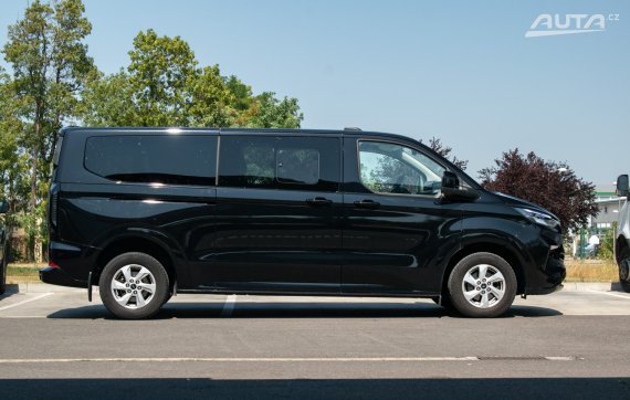 Ford Transit Custom 2.0 TDCi EcoBlue Trend L2H1 / 125kW / A8 / ZÁRUKA / AJ NA SPLÁTKY / PROTIÚČET 2025 černá