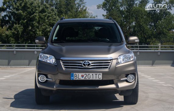 Toyota RAV4 2.2 D-4D Lux 4x4 / 110kW / M6 / AJ NA SPLÁTKY / PROTIÚČET 2010 hnědá