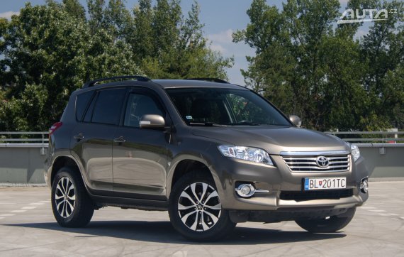 Toyota RAV4 2.2 D-4D Lux 4x4 / 110kW / M6 / AJ NA SPLÁTKY / PROTIÚČET 2010 hnědá