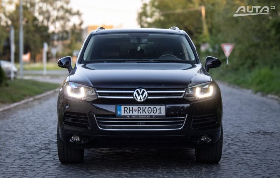 Volkswagen Touareg 3.0 TDI V6 / 180kW / A8 / ZÁRUKA / AJ NA SPLÁTKY / PROTIÚČET 2013 černá