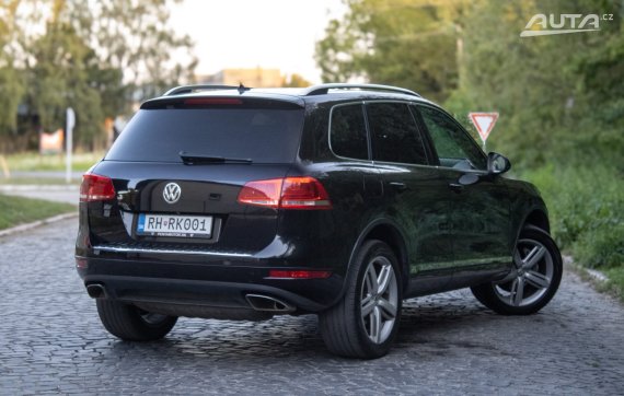 Volkswagen Touareg 3.0 TDI V6 / 180kW / A8 / ZÁRUKA / AJ NA SPLÁTKY / PROTIÚČET 2013 černá