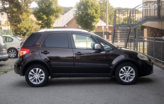 Suzuki SX4 1.6 NAVI GS 4x4 / 88kW / M5 / ZÁRUKA / AJ NA SPLÁTKY / PROTIÚČET 2013 hnědá