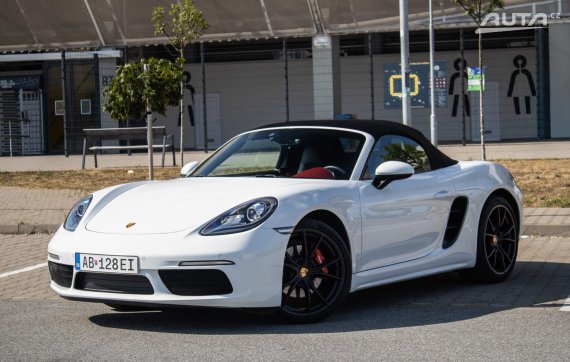 Porsche Boxster 718, 220kW (2017) / AJ NA SPLÁTKY / PROTIÚČET / 2017 - hlavní pohled