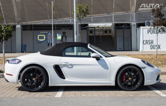 Porsche Boxster 718, 220kW (2017) / AJ NA SPLÁTKY / PROTIÚČET / 2017 bílá