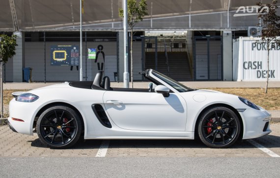 Porsche Boxster 718, 220kW (2017) / AJ NA SPLÁTKY / PROTIÚČET / 2017 bílá
