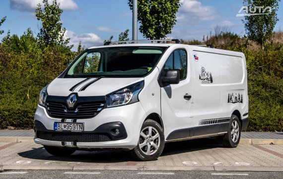 Renault Trafic 2018 MT/6 89kW / AJ NA SPLÁTKY / PROTIÚČET 2018 - hlavní pohled