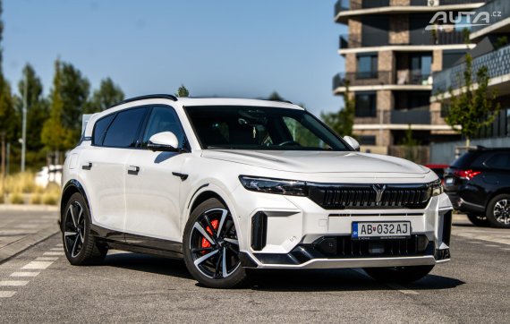 Voyah Free REV 318 PHEV 360kW / AJ NA SPLÁTKY / PROTIÚČET 2025 bílá