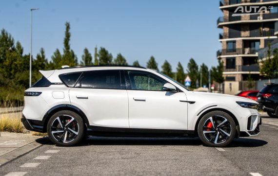 Voyah Free REV 318 PHEV 360kW / AJ NA SPLÁTKY / PROTIÚČET 2025 bílá