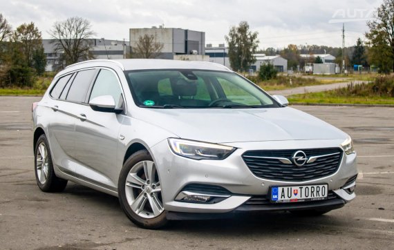 Opel Insignia 1.5 Turbo automat / AJ NA SPLÁTKY - PROTIHODNOTA / 2018 stříbrná metalíza