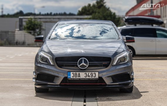 Mercedes-Benz A 45 AMG 4MATIC 2023 2013 šedá