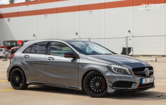 Mercedes-Benz A 45 AMG 4MATIC 2023 2013 šedá