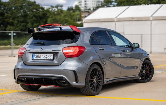 Mercedes-Benz A 45 AMG 4MATIC 2023 2013 šedá
