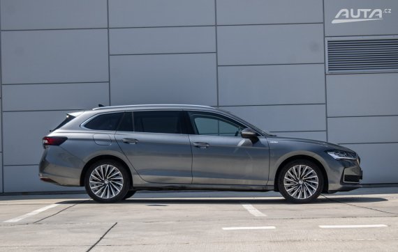 Škoda Superb Combi Laurin Klement 1.5 TSI m-HEV 110kW / AJ NA SPLÁTKY / PROTIÚČET 2024 šedá