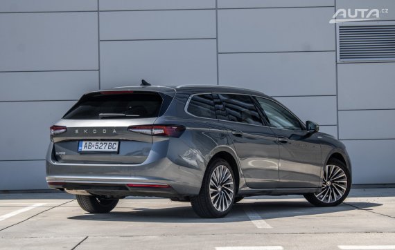 Škoda Superb Combi Laurin Klement 1.5 TSI m-HEV 110kW / AJ NA SPLÁTKY / PROTIÚČET 2024 šedá