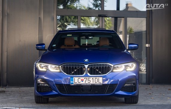 BMW Rad 3 330e G20 M Sport PHEV / 135kW / A8 / ZÁRUKA / AJ NA SPLÁTKY / PROTIÚČET 2020 modrá