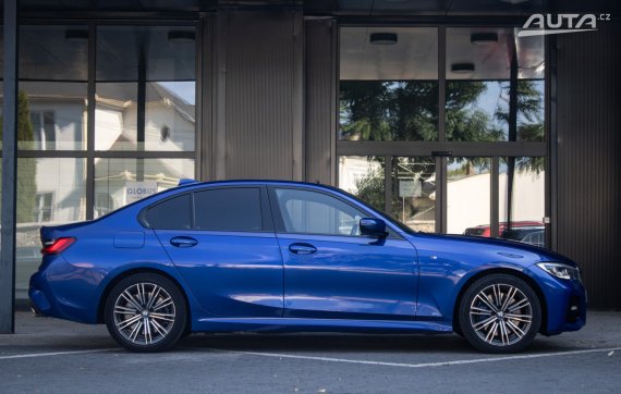 BMW Rad 3 330e G20 M Sport PHEV / 135kW / A8 / ZÁRUKA / AJ NA SPLÁTKY / PROTIÚČET 2020 modrá