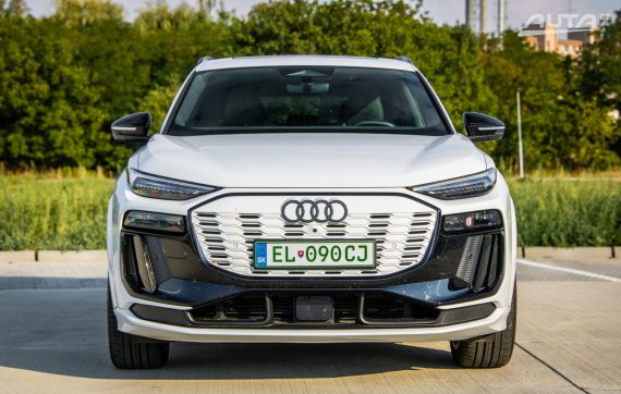 Audi SQ6 E-tron 4x4 BEV 360kW / AJ NA SPLÁTKY / PROTIÚČET 2026 bílá