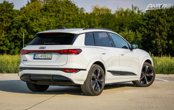 Audi SQ6 E-tron 4x4 BEV 360kW / AJ NA SPLÁTKY / PROTIÚČET 2026 bílá