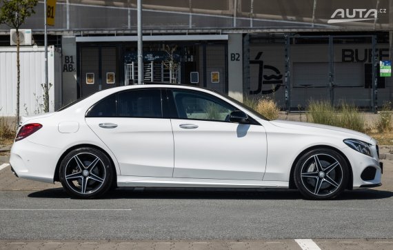 Mercedes-Benz C trieda Sedan 400 4MATIC A/T, 245kW (2017) / AJ NA SPLÁTKY / PROTIÚČET / 2017 bílá