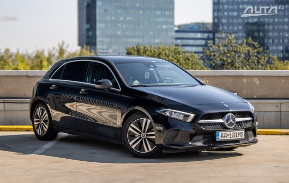 Mercedes-Benz A trieda 180d AT/8 85kW / AJ NA SPLÁTKY / PROTIÚČET 2021 černá