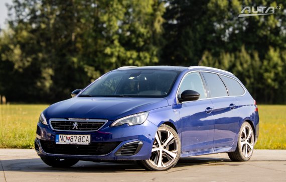 Peugeot 308 Break/SW 2.0 BlueHDI GT / 133kW / A6 / ZÁRUKA / AJ NA SPLÁTKY / PROTIÚČET 2016 - hlavní pohled