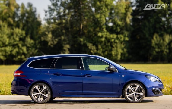 Peugeot 308 Break/SW 2.0 BlueHDI GT / 133kW / A6 / ZÁRUKA / AJ NA SPLÁTKY / PROTIÚČET 2016 modrá