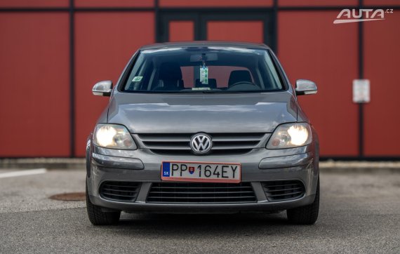 Volkswagen Golf Plus 1.6 75kW MT/5 / AJ NA SPLÁTKY / PROTIÚČET 2006 šedá