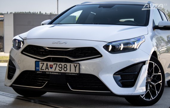 Kia Ceed SW 1.5 T-GDi GT-Line, 117,50kW, M6 / AJ NA SPLÁTKY / PROTIÚČET / 2022 bílá