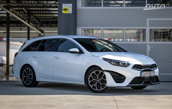 Kia Ceed SW 1.5 T-GDi GT-Line, 117,50kW, M6 / AJ NA SPLÁTKY / PROTIÚČET / 2022 bílá