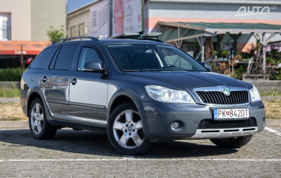 Škoda Octavia Combi 2.0 TDI Scout 4x4 / 103kW / M6 / ZÁRUKA / AJ NA SPLÁTKY / PROTIÚČET 2012 šedá