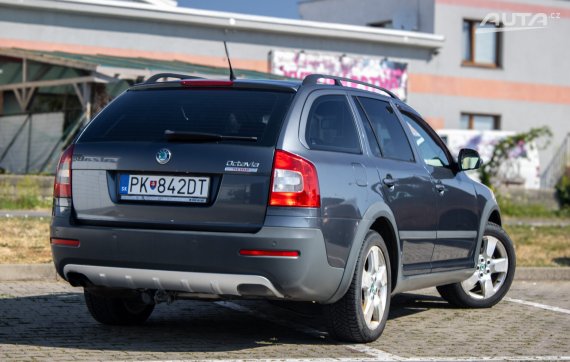 Škoda Octavia Combi 2.0 TDI Scout 4x4 / 103kW / M6 / ZÁRUKA / AJ NA SPLÁTKY / PROTIÚČET 2012 šedá