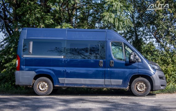 Peugeot Boxer 2.2 MT/6 110kW FWD - 9 Miest / AJ NA SPLÁTKY / PROTIÚČET 2015 modrá