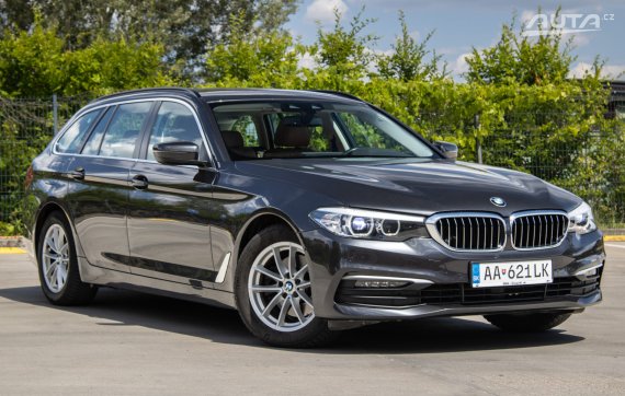 BMW Rad 5 Touring 520d G31 140kw xDrive AT/8 2019 / AJ NA SPLÁTKY / PROTIÚČET 2019 šedá