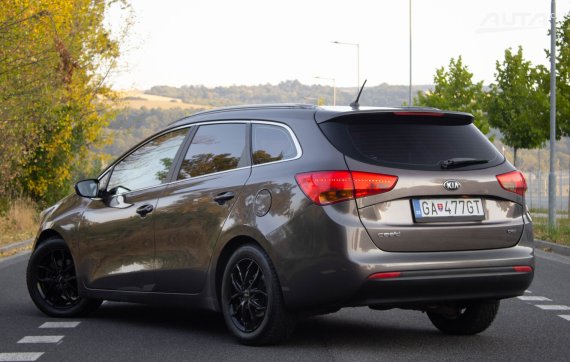 Kia Ceed SW 1.6 CRDi 2013 hnědá