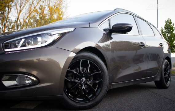 Kia Ceed SW 1.6 CRDi 2013 hnědá