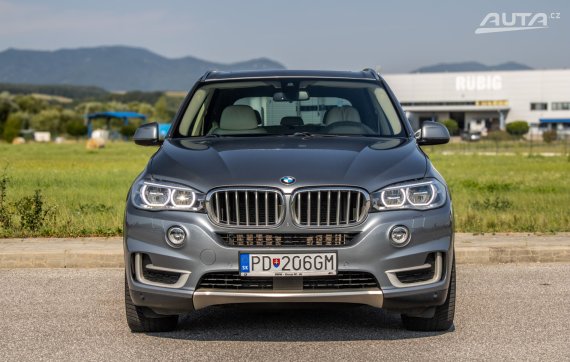BMW X5 xDrive 40d 2017 AT/8 230kW / AJ NA SPLÁTKY / PROTIÚČET 2017 šedá
