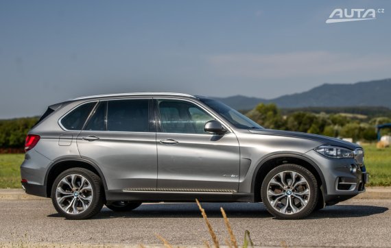 BMW X5 xDrive 40d 2017 AT/8 230kW / AJ NA SPLÁTKY / PROTIÚČET 2017 šedá