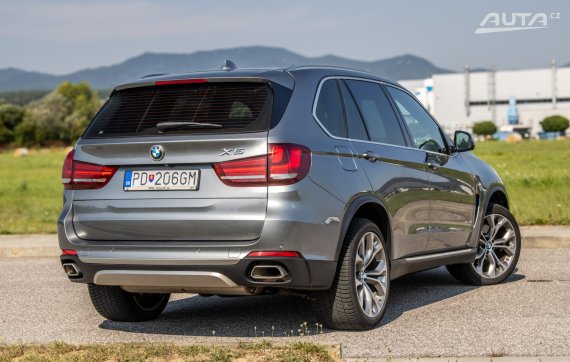 BMW X5 xDrive 40d 2017 AT/8 230kW / AJ NA SPLÁTKY / PROTIÚČET 2017 šedá