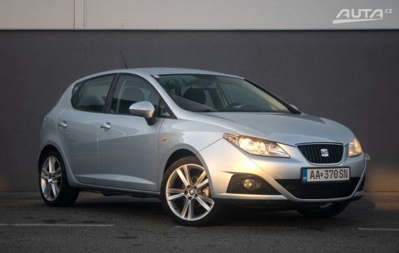 Seat Ibiza 1.6 TDI Sport / 66kW / M5 / AJ NA SPLÁTKY / PROTIÚČET 2010 šedá