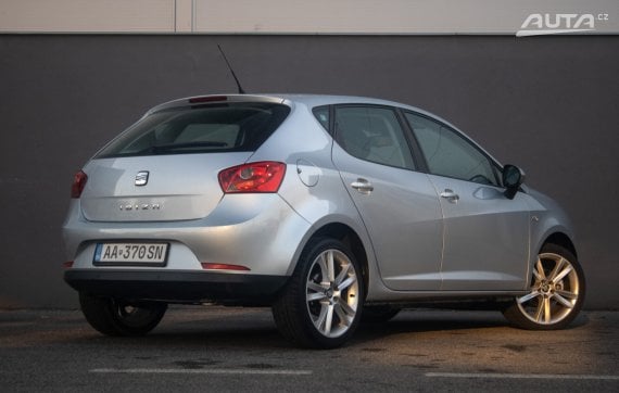Seat Ibiza 1.6 TDI Sport / 66kW / M5 / AJ NA SPLÁTKY / PROTIÚČET 2010 šedá