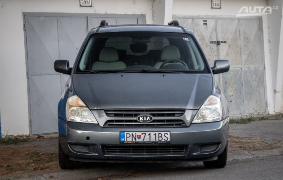 Kia Carnival 2.9 CRDi VGT, 136kW, M5 / AJ NA SPLÁTKY / PROTIÚČET / 2008 šedá