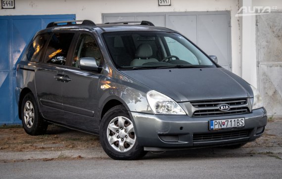 Kia Carnival 2.9 CRDi VGT, 136kW, M5 / AJ NA SPLÁTKY / PROTIÚČET / 2008 šedá