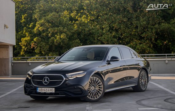 Mercedes-Benz E trieda Sedan 220 d mHEV A/T / AJ NA SPLÁTKY / PROTIÚČET / 2026 - hlavní pohled