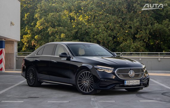 Mercedes-Benz E trieda Sedan 220 d mHEV A/T / AJ NA SPLÁTKY / PROTIÚČET / 2026 černá