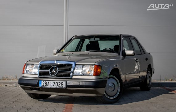 Mercedes-Benz E 230 124 C 1990 - hlavní pohled