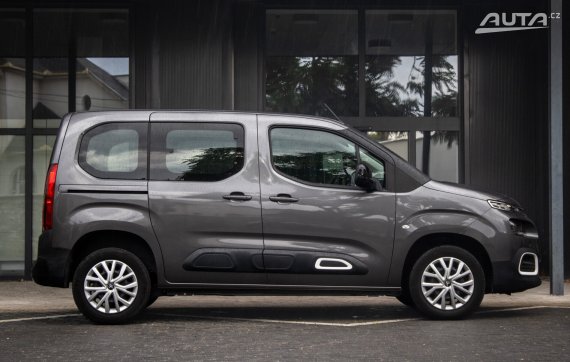 Citroën Berlingo Business BlueHDi 100 SS Feel Pack M 75kW / AJ NA SPLÁTKY / PROTIÚČET / 2022 šedá
