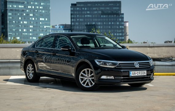 Volkswagen Passat 2.0 TDI BMT DSG, 110kW, A7 / AJ NA SPLÁTKY / PROTIÚČET / 2019 černá
